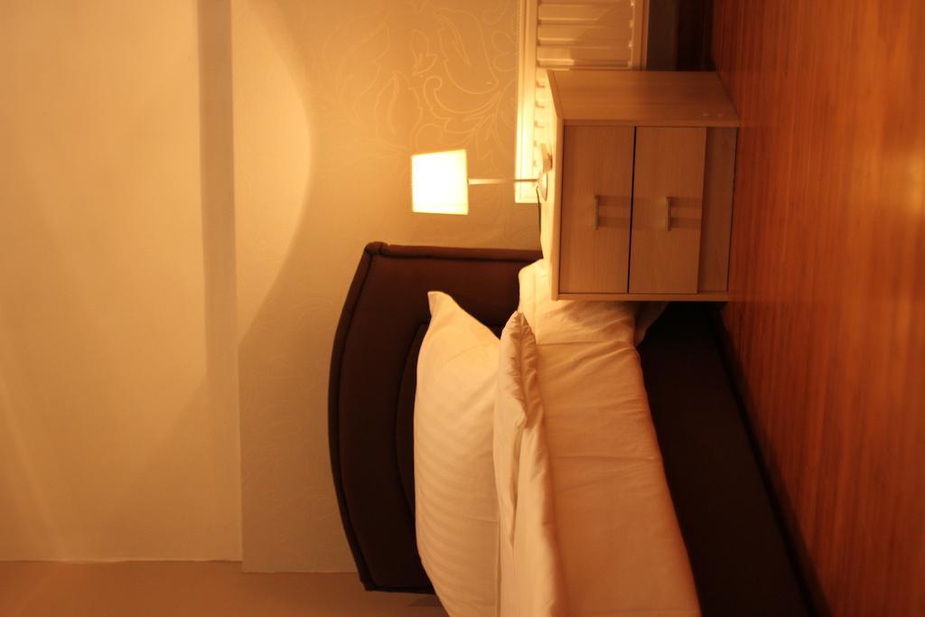 Rooms Xxl Zagreb Exterior foto