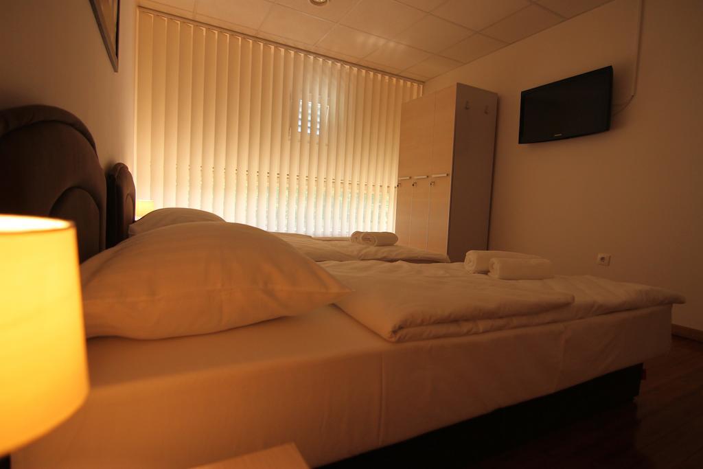 Rooms Xxl Zagreb Quarto foto